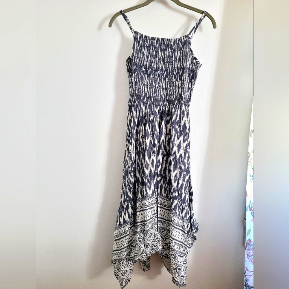 Gray and white sleeveless dress